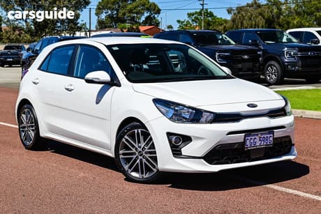 White 2020 Kia RIO Hatchback Sport