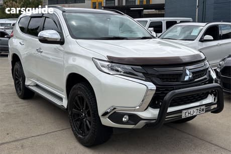 White 2019 Mitsubishi Pajero Sport Wagon Black Edition (4X4) 7 Seat