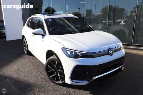 White 2025 Volkswagen Tiguan Wagon 195Tsi R-Line