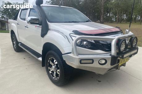 White 2014 Isuzu D-MAX Crew Cab Utility Ls-U Hi-Ride (4X4)