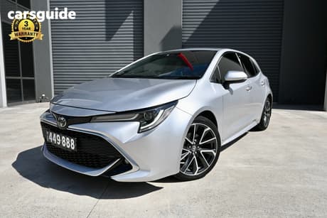 Silver 2019 Toyota Corolla Hatchback Zr