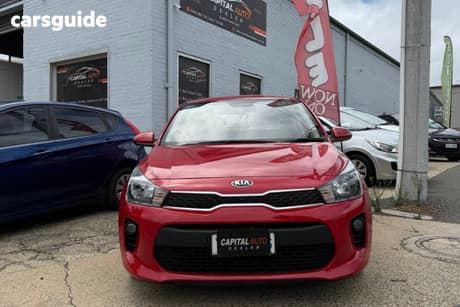 Red 2018 Kia RIO Hatchback S