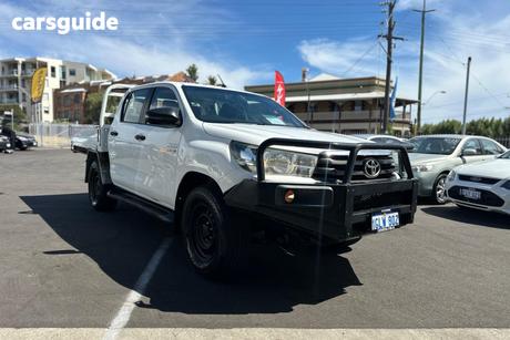 White 2018 Toyota Hilux Dual Cab Chassis Sr (4X4)