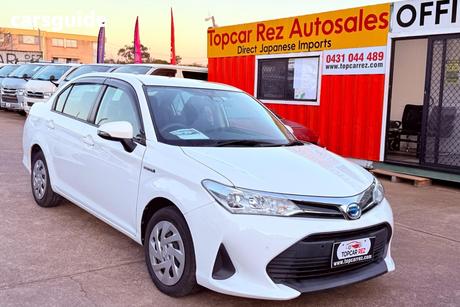 White 2019 Toyota Corolla Wagon Axio (Hybrid) G