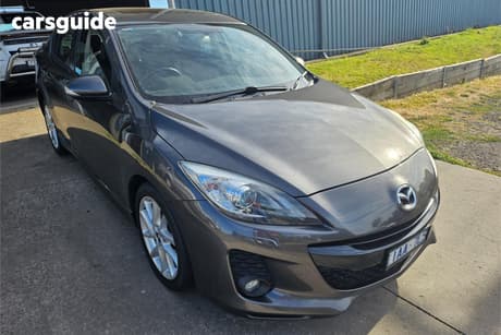 Grey 2013 Mazda 3 Sedan Sp25