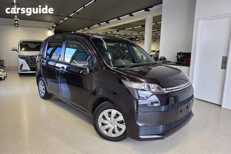 Purple 2015 Toyota Spade Hatch F (ZX001195)