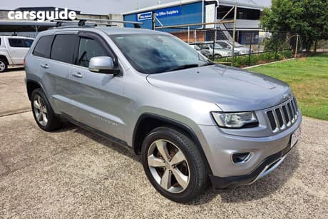 Silver 2014 Jeep Grand Cherokee Wagon Overland (4X4)