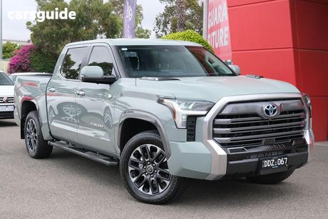 Green 2024 Toyota Tundra Dual Cab Pick-up Limited