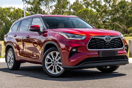 Red 2022 Toyota Kluger Wagon Grande Hybrid Awd