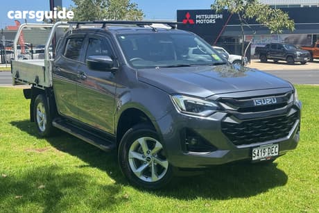 Grey 2023 Isuzu D-MAX Crew Cab Chassis Ls-M (4X4)