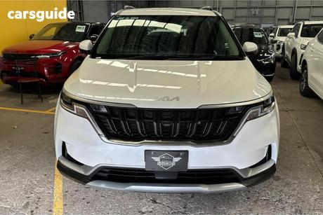 White 2022 Kia Carnival Wagon S