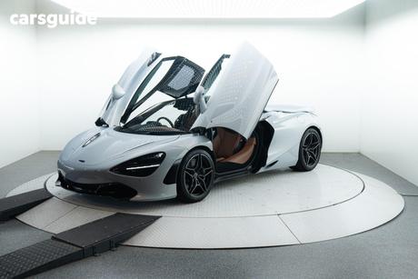 White 2017 McLaren 720S Coupe Luxury