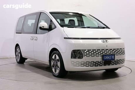 White 2022 Hyundai Staria Wagon