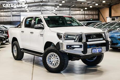 White 2021 Toyota Hilux Double Cab Pick Up Sr5 (4X4)