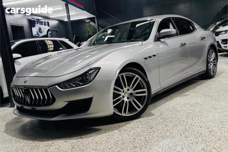 Silver 2018 Maserati Ghibli Sedan