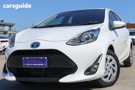 White 2017 Toyota Prius-C Hatchback Hybrid