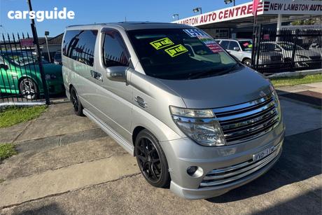 Silver 2004 Nissan Elgrand Wagon