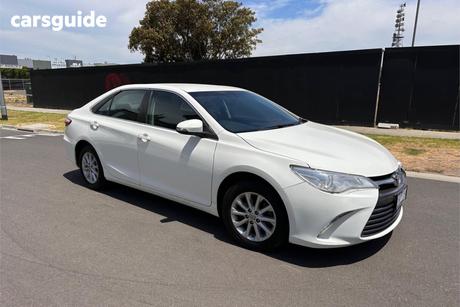 White 2016 Toyota Camry Sedan Altise