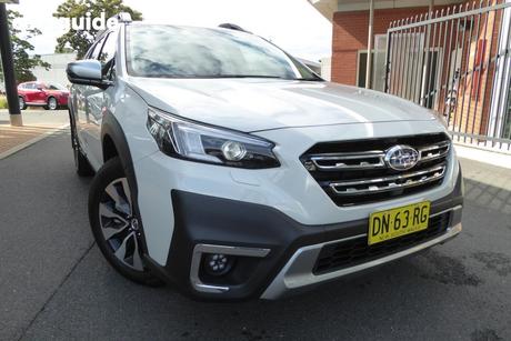 White 2025 Subaru Outback Wagon Awd Touring Xt