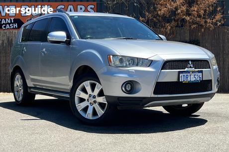 Silver 2011 Mitsubishi Outlander Wagon Vr-X