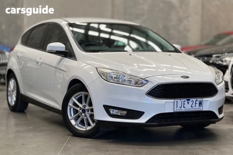 White 2016 Ford Focus Hatchback Trend