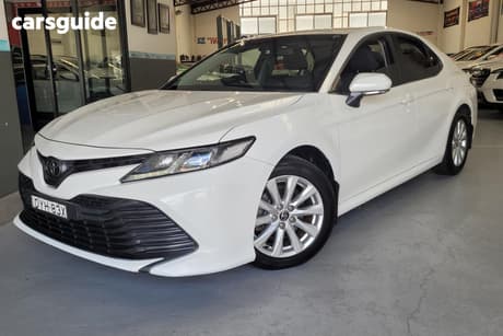 White 2018 Toyota Camry Sedan Ascent