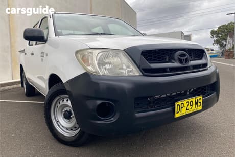 White 2009 Toyota Hilux Dual Cab Pick-up Workmate