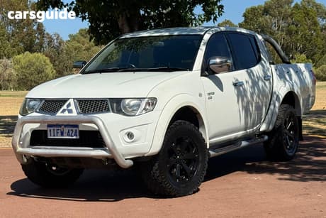 White 2010 Mitsubishi Triton Double Cab Utility Glx-R (4X4)