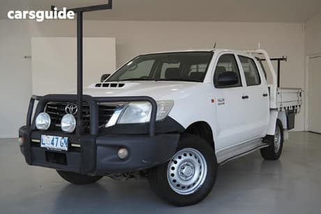 White 2015 Toyota Hilux Dual Cab Chassis Sr (4X4)