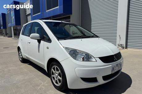 White 2007 Mitsubishi Colt Hatchback Es