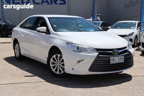 White 2016 Toyota Camry Sedan Altise