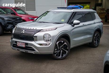 Silver 2025 Mitsubishi Outlander Wagon Phev Exceed 5+2 Seat (Awd)