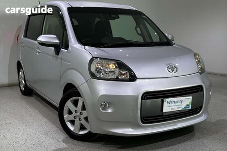 Silver 2018 Toyota Porte Hatch NSP141