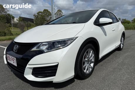 White 2016 Honda Civic Hatchback Vti-S