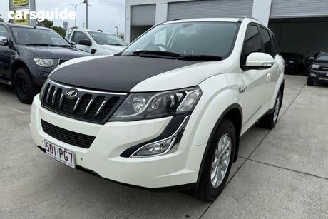White 2019 Mahindra XUV500 Wagon W6 (Fwd)