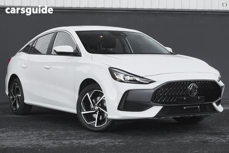 White 2025 MG MG5 Sedan Essence