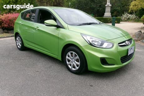 Green 2013 Hyundai Accent Hatchback Active