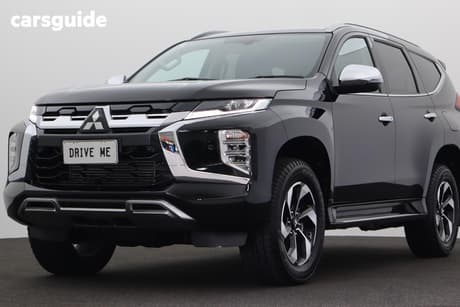 Black 2024 Mitsubishi Pajero Sport Wagon Exceed (4Wd) 7 Seat