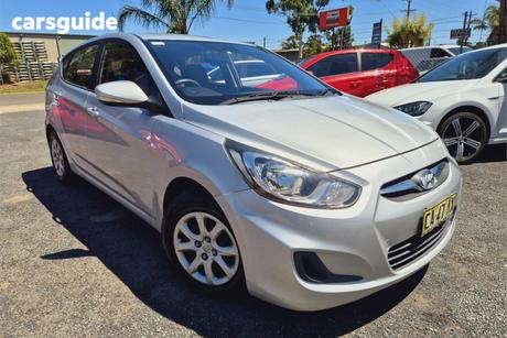 Silver 2014 Hyundai Accent Hatchback Active