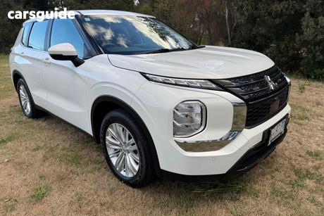 White 2022 Mitsubishi Outlander Wagon Es 5 Seat (2Wd)