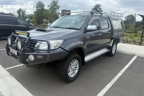 Grey 2013 Toyota Hilux Dual Cab Pick-up Sr5 (4X4)