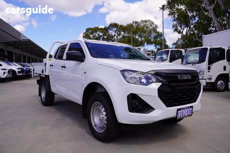 White 2025 Isuzu D-MAX Crew Cab Chassis Sx (4X4)