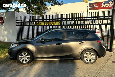 Grey 2011 Mazda 3 Hatchback Maxx Sport