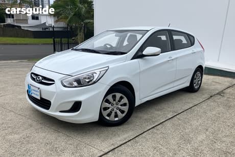 White 2016 Hyundai Accent Hatchback Active
