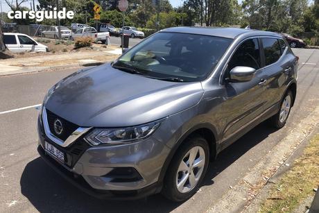 Grey 2019 Nissan Qashqai Wagon St