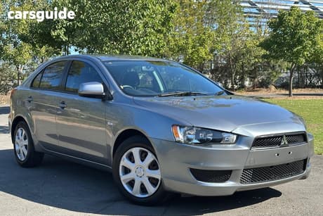 Grey 2013 Mitsubishi Lancer Sedan Es