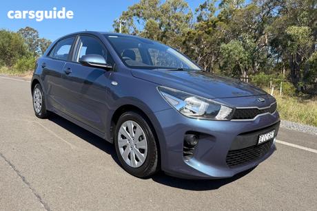 Blue 2018 Kia RIO Hatchback S