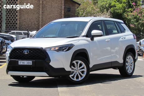 White 2024 Toyota Corolla Cross Wagon Gx 2Wd