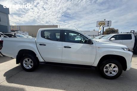 White 2023 Mitsubishi Triton Double Cab Pick Up Glx-R (4X4)