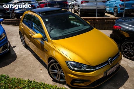 Gold 2017 Volkswagen Golf Hatchback 110 Tsi Highline